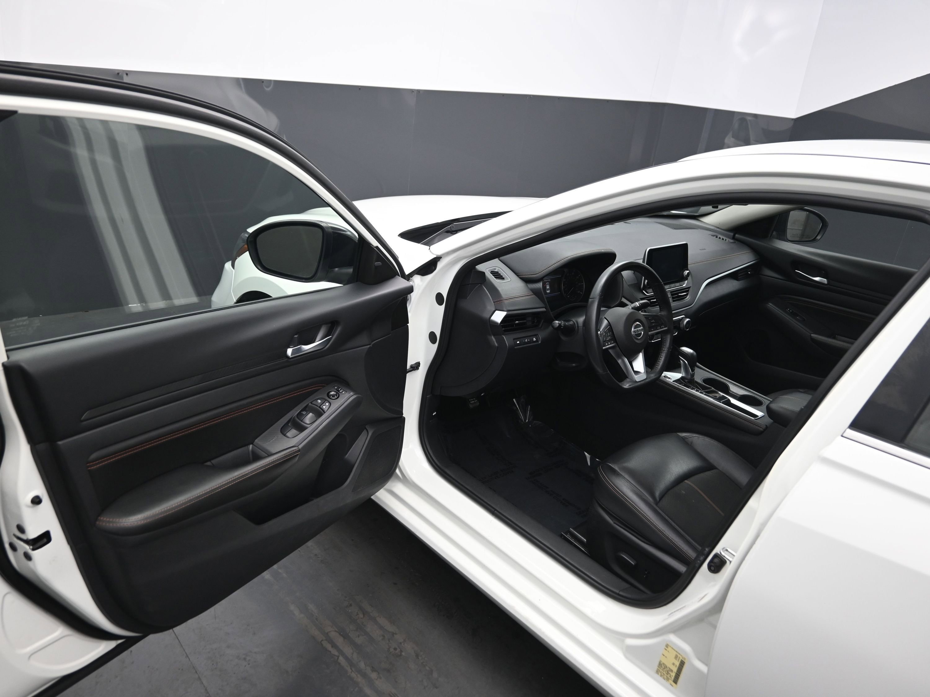 Used 2022 Nissan Altima 2.5 SR image 16