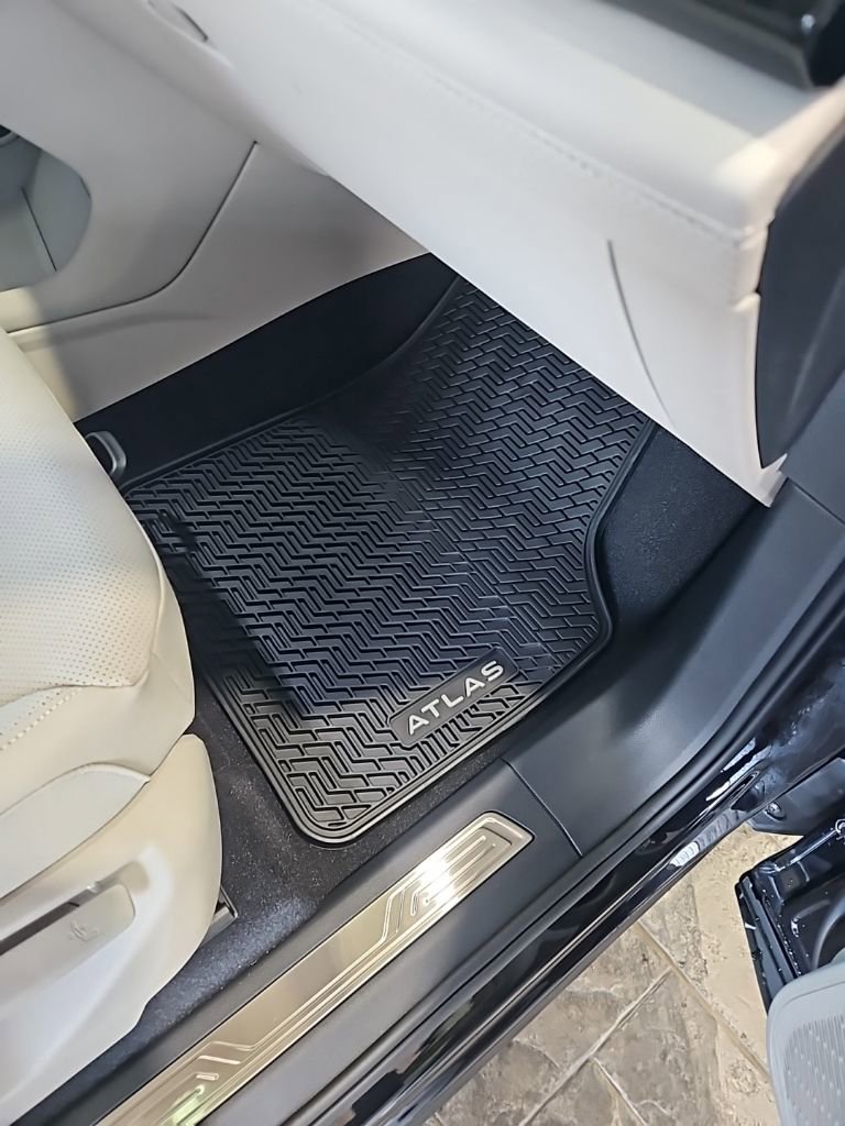 New 2026 Volkswagen Atlas SE image 14