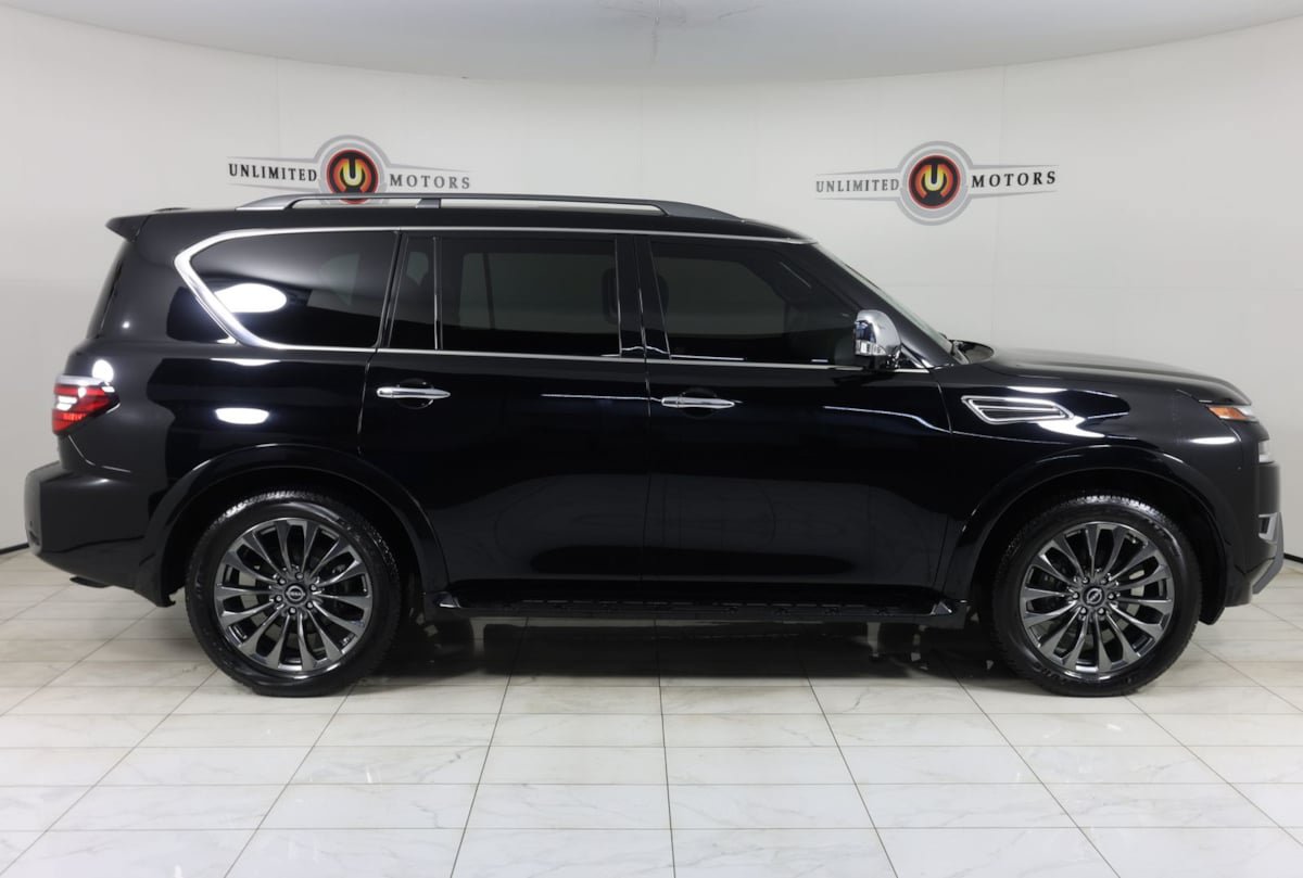 Used 2023 Nissan Armada Platinum AWD/4WD image 2