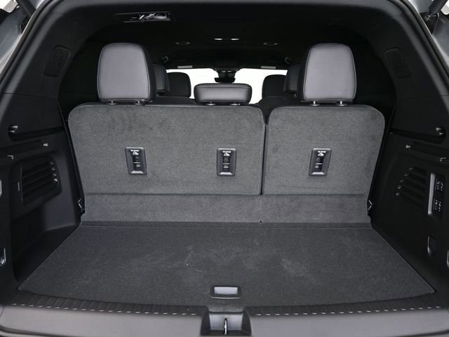 New 2025 Chevrolet Traverse High Country FWD image 41