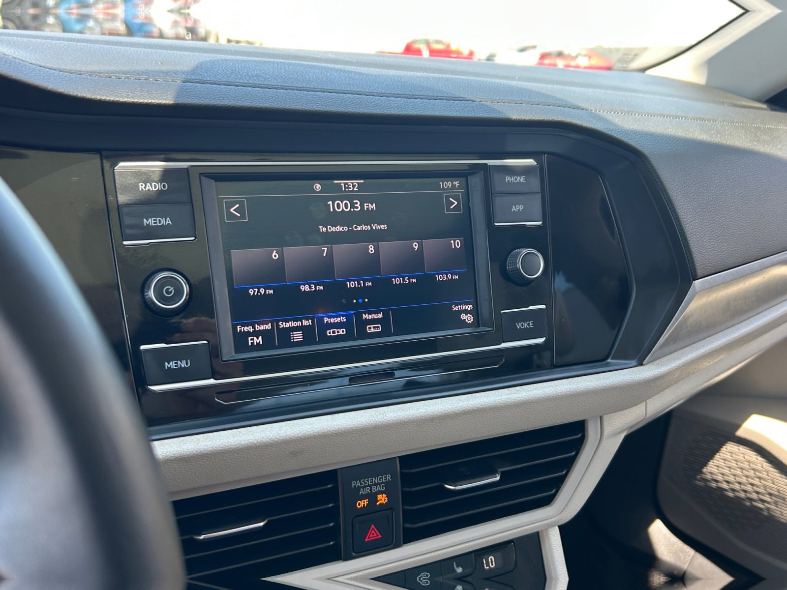 Certified 2024 Volkswagen Jetta SE FWD image 26