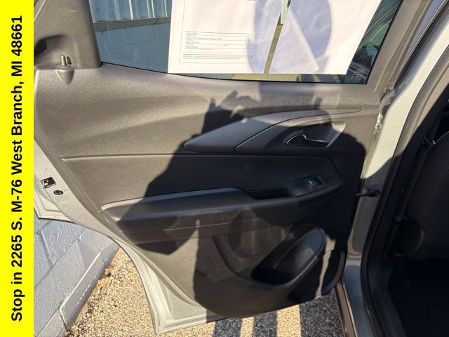 Used 2023 Chevrolet TrailBlazer LT w/ Convenience Package AWD/4WD image 13