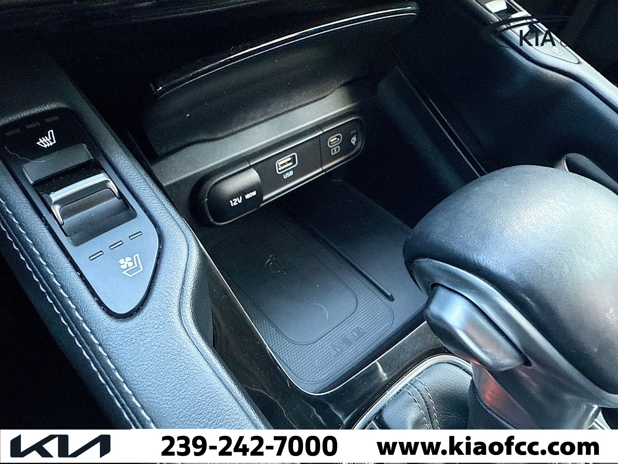 Used 2023 Kia Telluride EX w/ EX Captain's Chair Package image 32