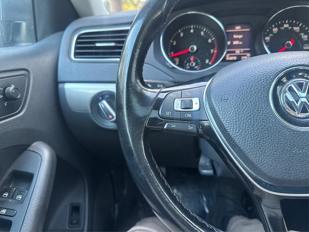 Used 2017 Volkswagen Jetta SE FWD image 26