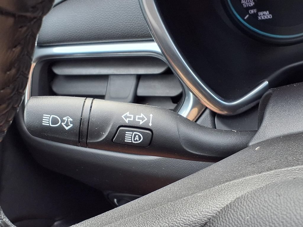 Used 2019 Chevrolet Equinox LT w/ Driver Convenience Package FWD image 27