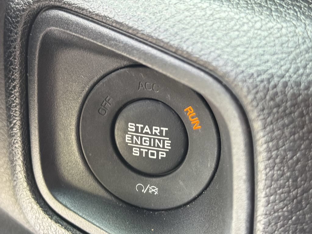 Used 2024 Jeep Wrangler Unlimited Sport AWD/4WD image 29