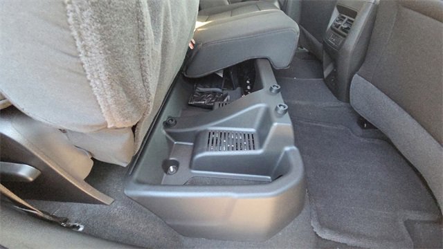 New 2026 GMC Canyon Elevation w/ Convenience Package image 26