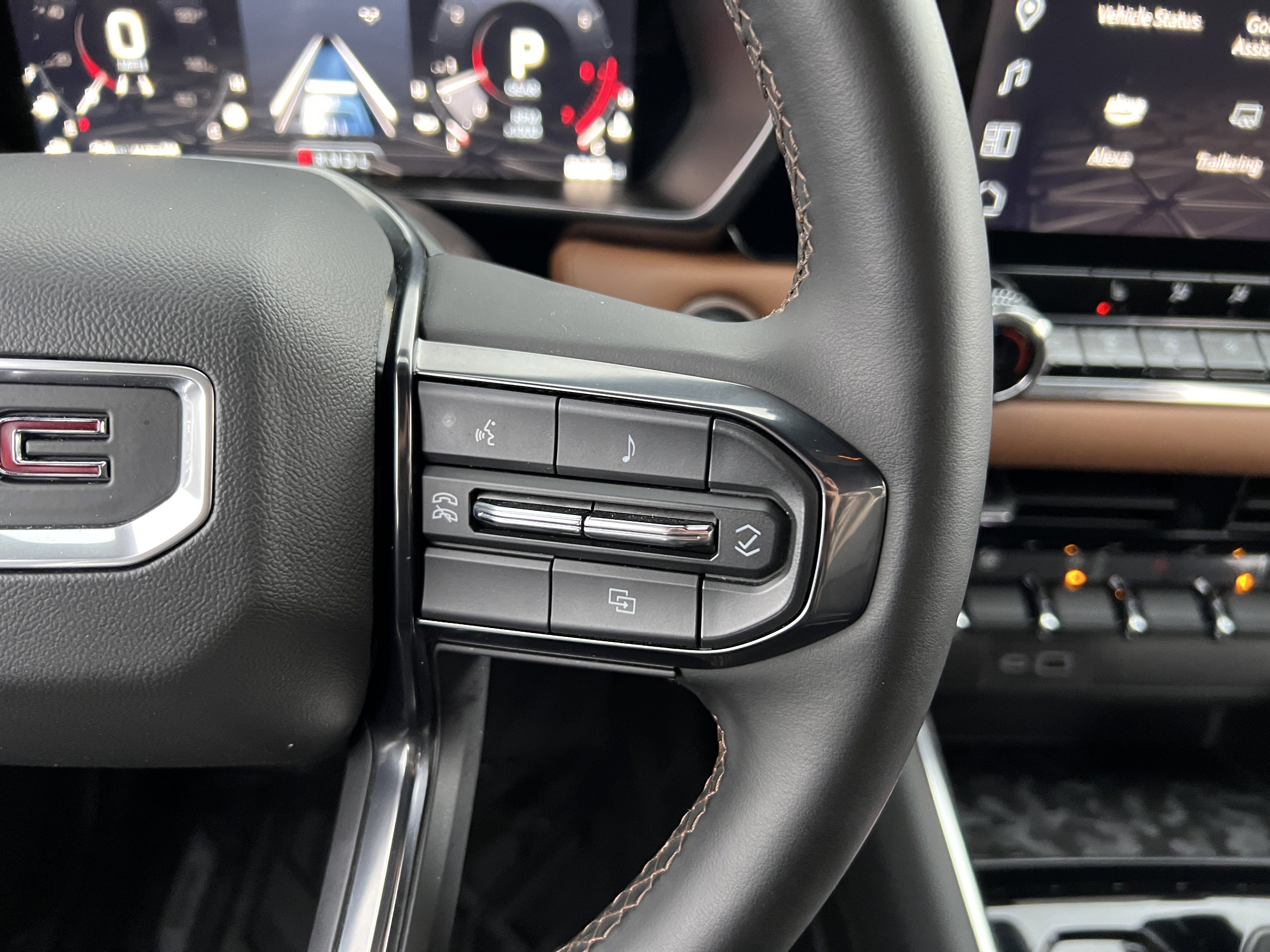 Used 2024 GMC Canyon AT4 image 24