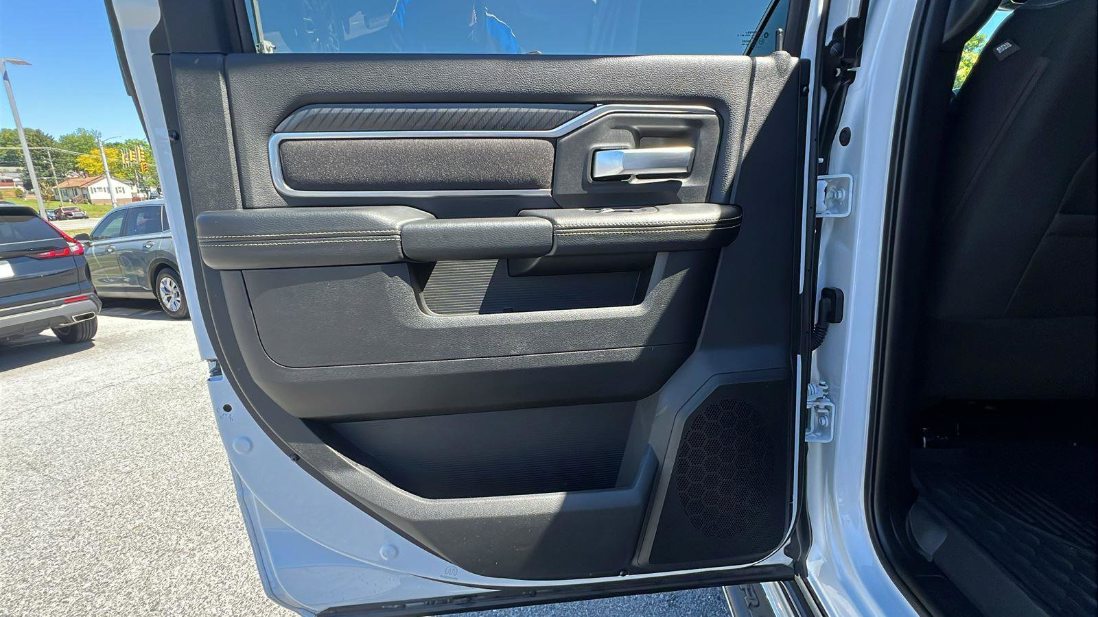 Used 2025 RAM 2500 Big Horn AWD/4WD image 18
