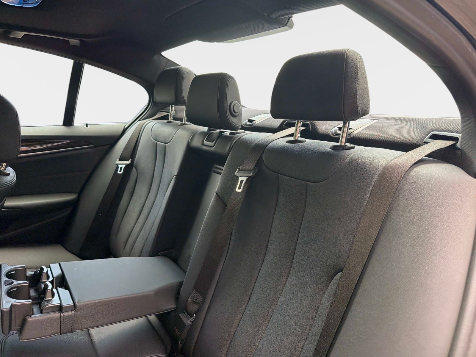 Used 2018 BMW 530e xDrive AWD/4WD image 14