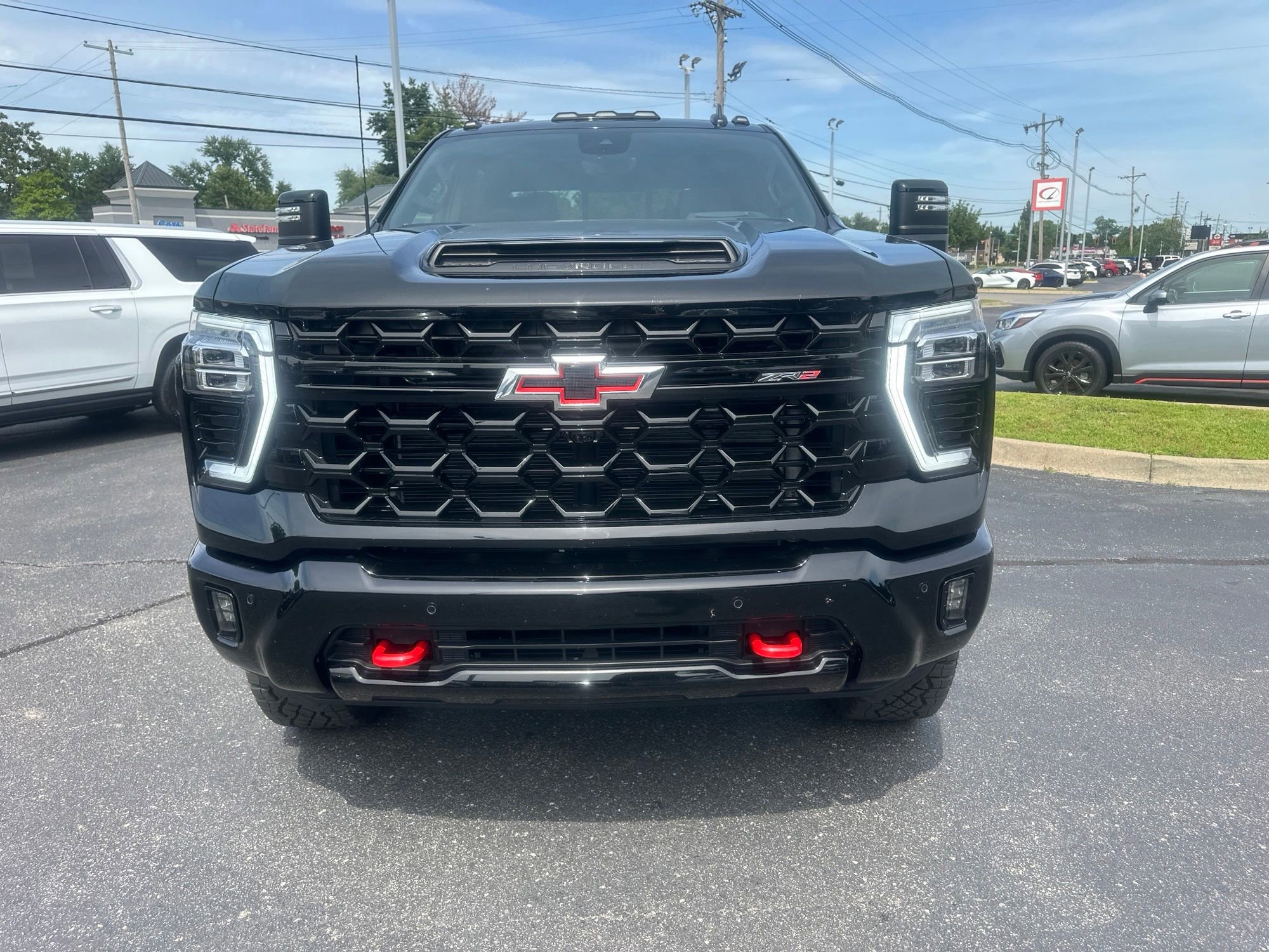 Used 2026 Chevrolet Silverado 2500 ZR2 AWD/4WD image 9