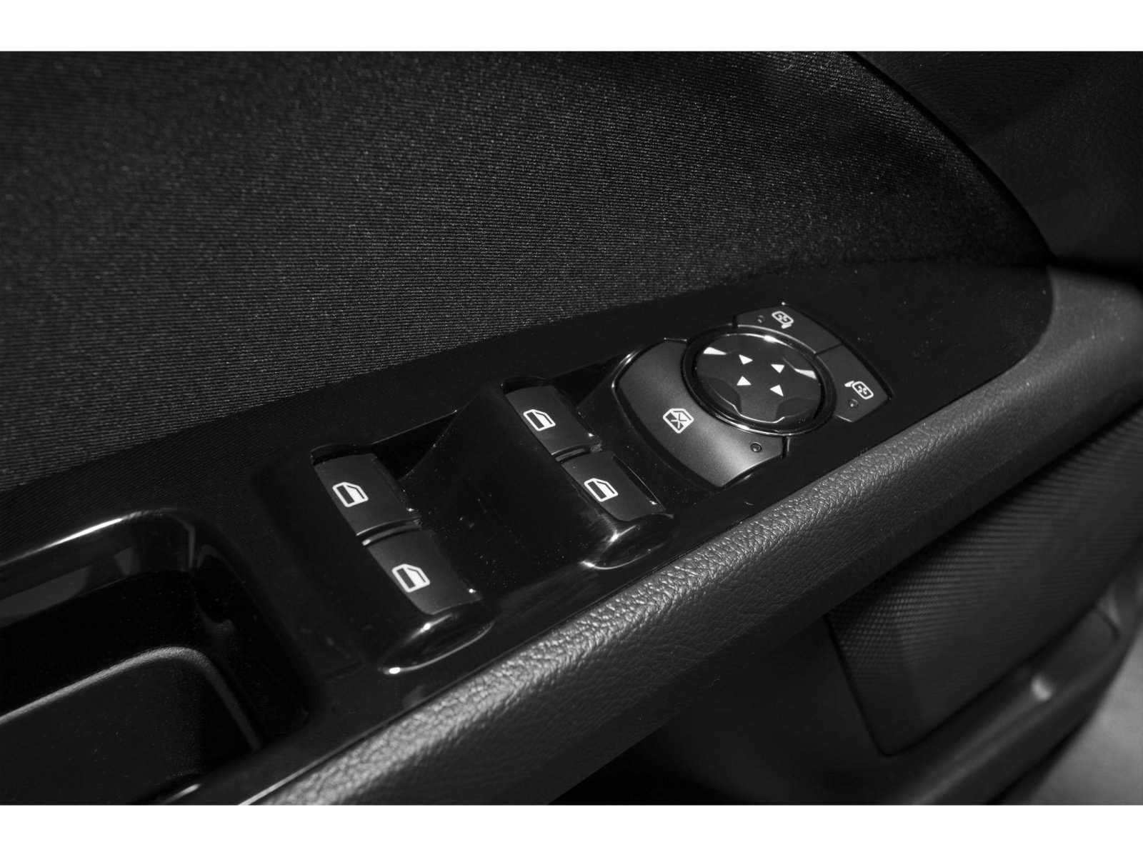 Used 2015 Ford Fusion SE w/ Equipment Group 202A image 13