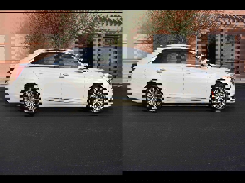 Used 2019 Cadillac XTS Luxury image 1