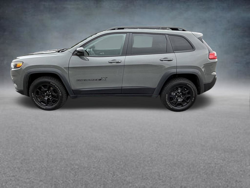 Used 2022 Jeep Cherokee Latitude AWD/4WD image 2