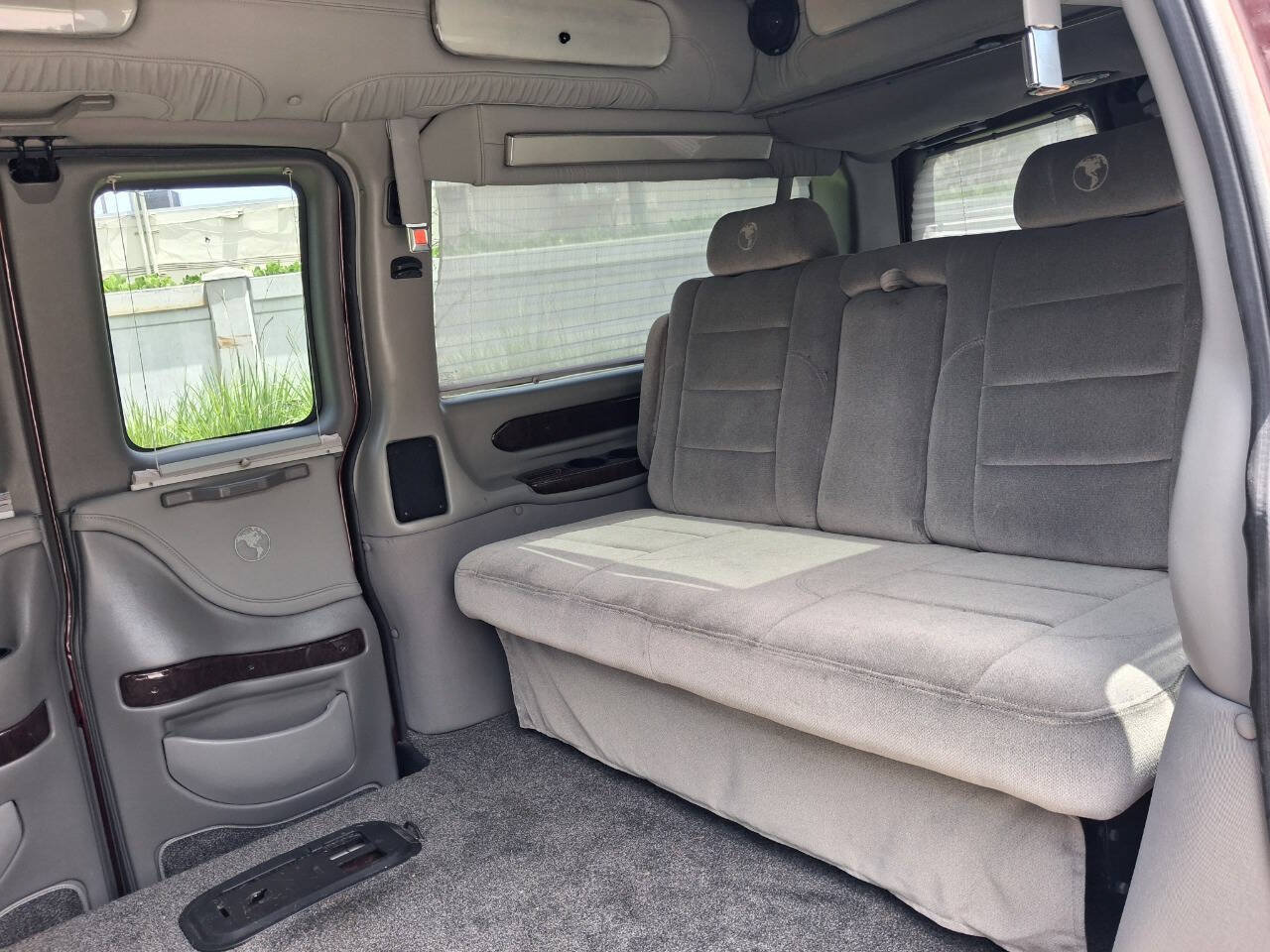 Used 2010 GMC Savana 1500 AWD w/ Preferred Equipment Group image 11