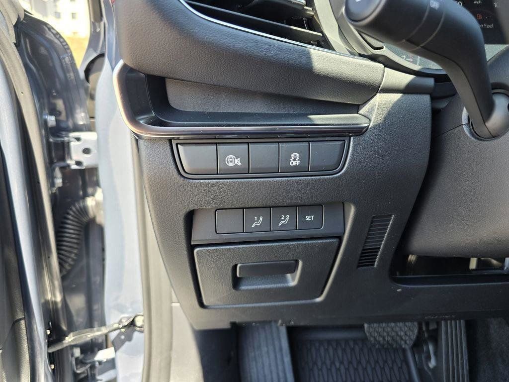 New 2026 MAZDA MAZDA3 Carbon image 32