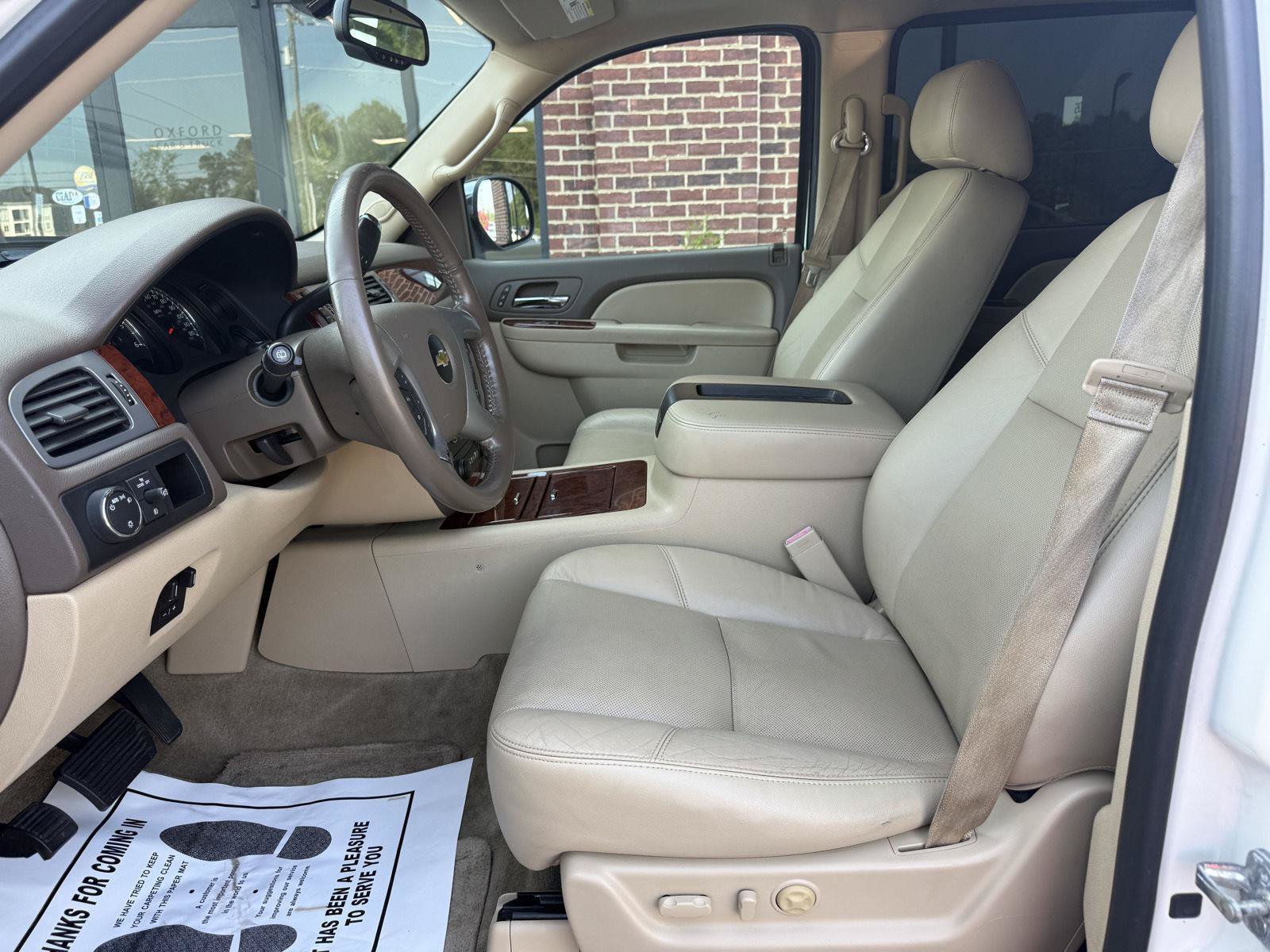 Used 2014 Chevrolet Suburban LTZ RWD image 13