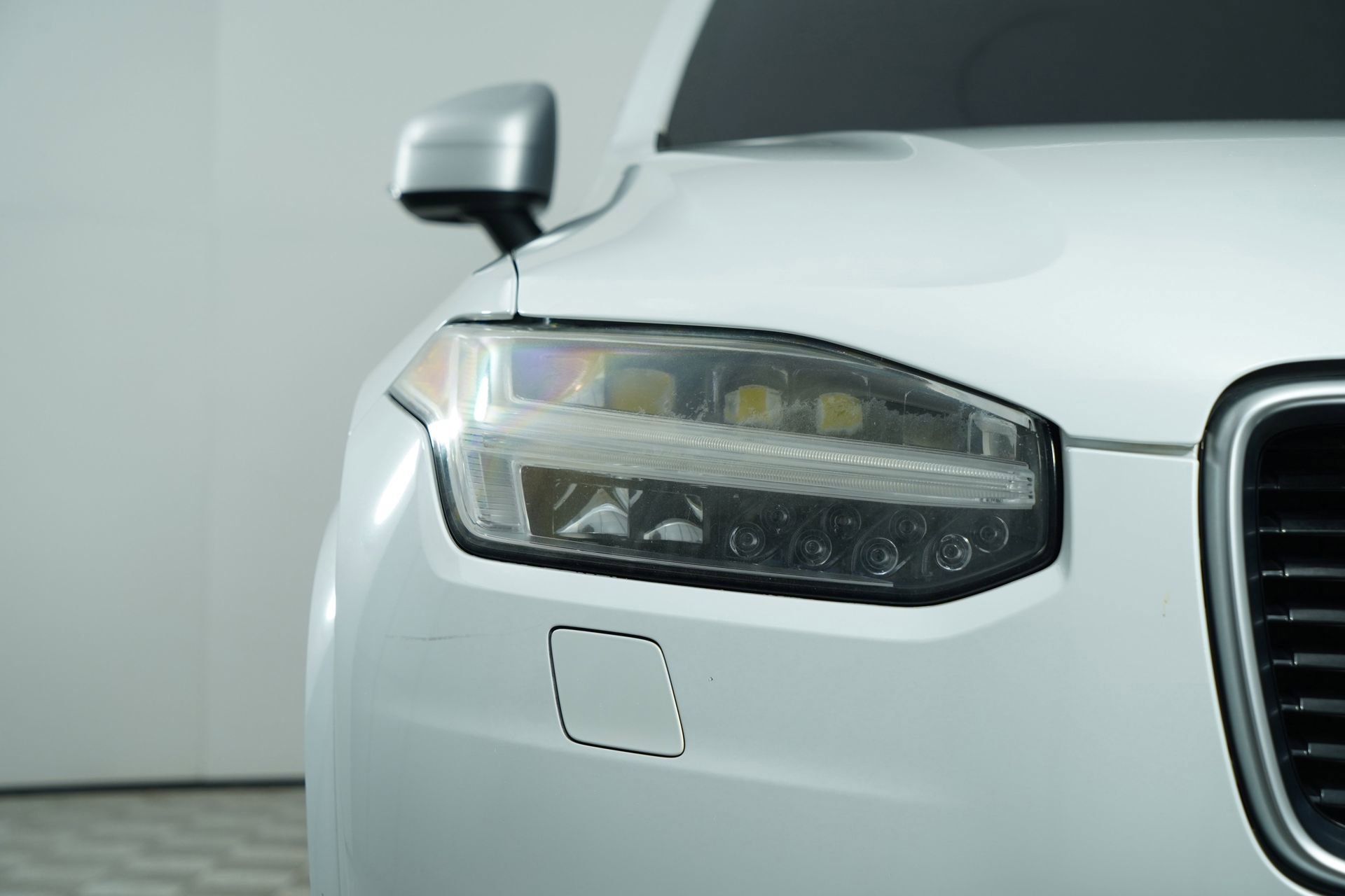 Used 2016 Volvo XC90 T6 R-Design w/ Protection Package Plus image 16