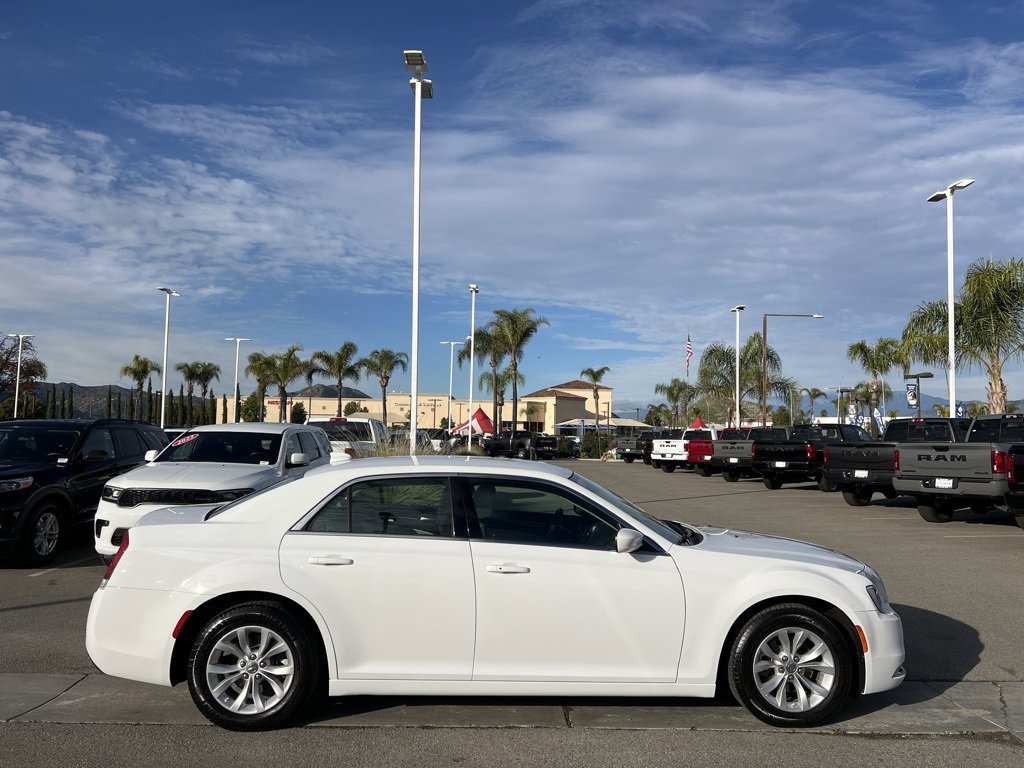 Certified 2023 Chrysler 300 Touring image 9