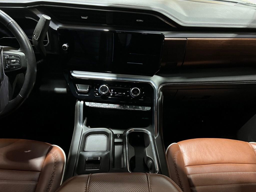 Used 2024 GMC Sierra 3500 Denali Ultimate image 38