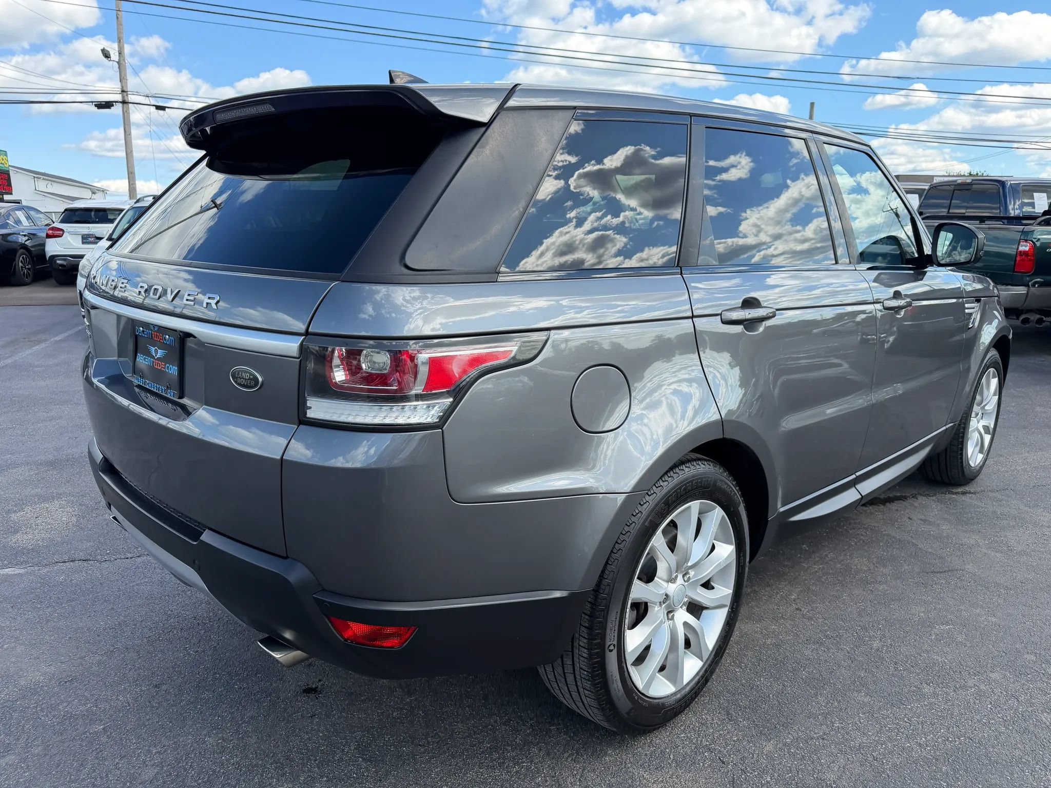Used 2017 Land Rover Range Rover Sport HSE AWD/4WD image 3