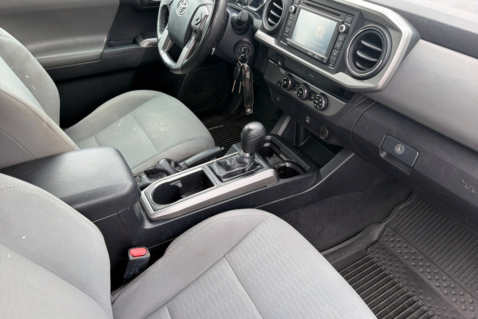 Used 2018 Toyota Tacoma SR5 RWD image 19