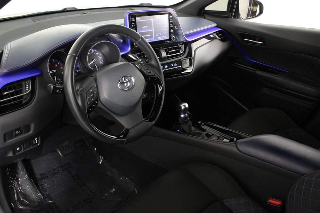 Used 2020 Toyota C-HR XLE FWD image 18