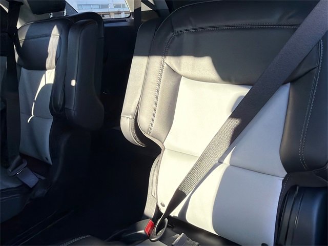 Used 2022 Ford Explorer XLT w/ Equipment Group 202A image 17