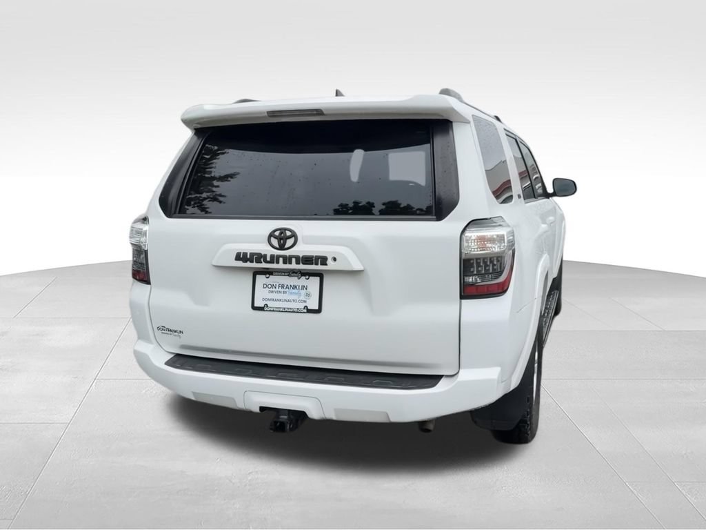 Used 2019 Toyota 4Runner SR5 AWD/4WD image 8