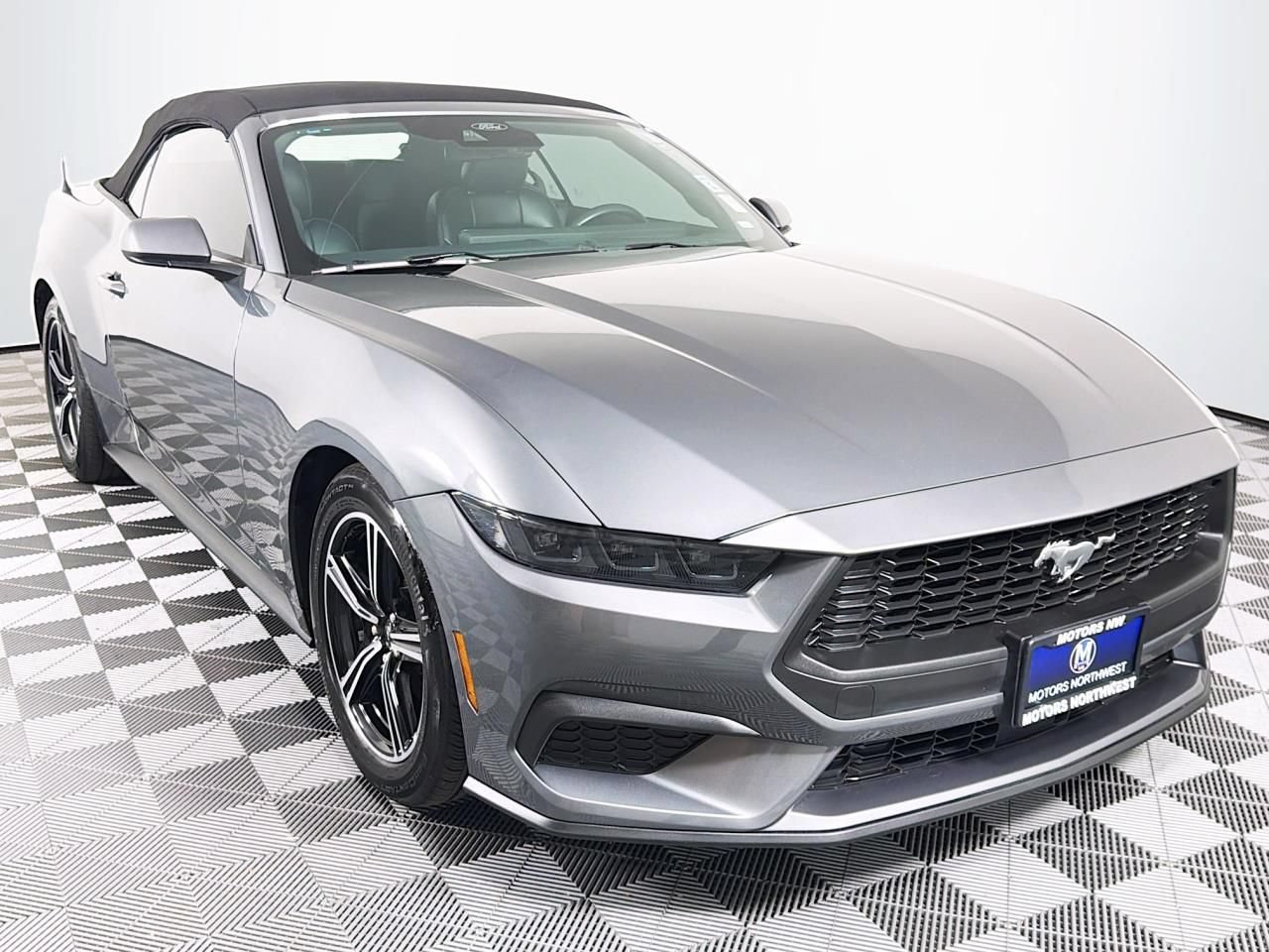 Used 2025 Ford Mustang Premium RWD image 29