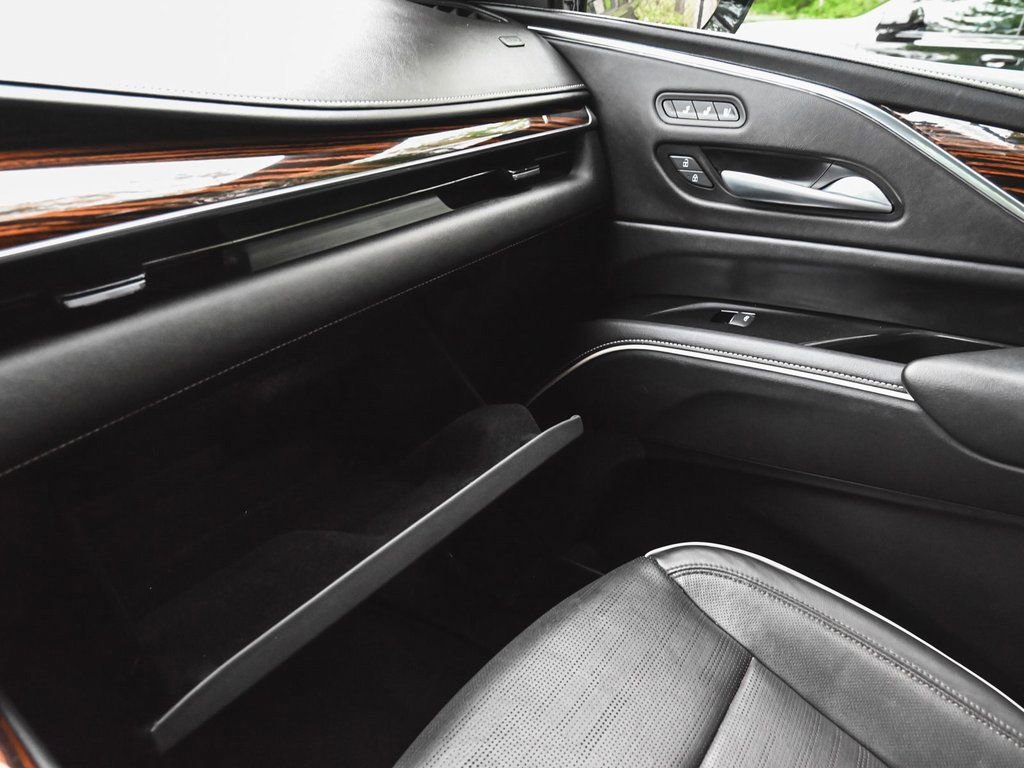 Used 2023 Cadillac Escalade Premium Luxury image 16