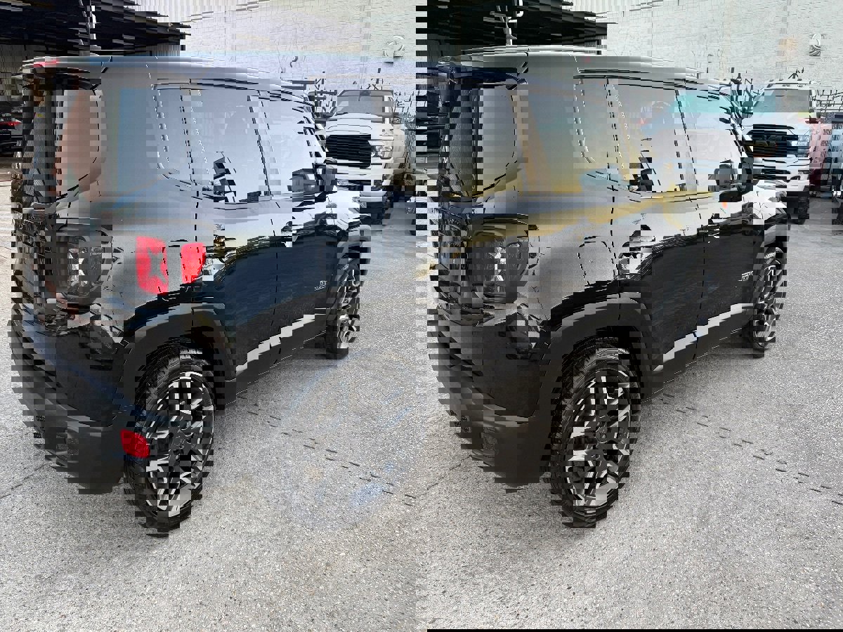 Used 2021 Jeep Renegade Sport FWD image 4