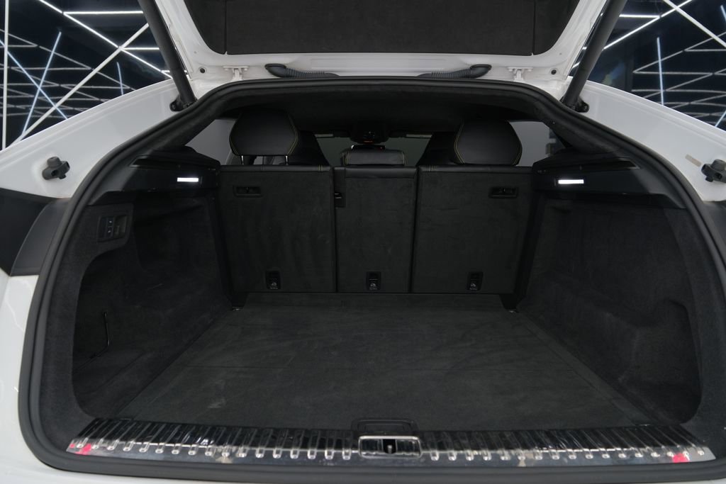 Used 2021 Lamborghini Urus image 34