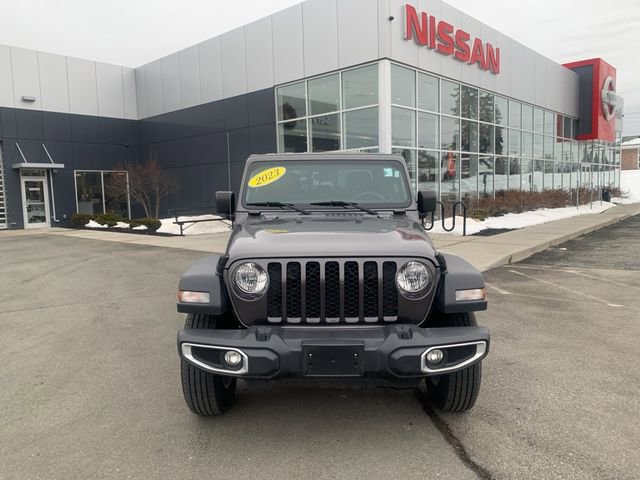 Used 2023 Jeep Gladiator Sport image 2