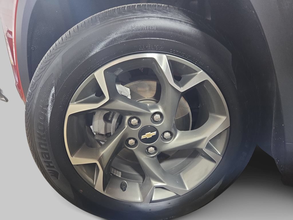 Used 2024 Chevrolet Trax LT w/ Driver Confidence Package FWD image 34