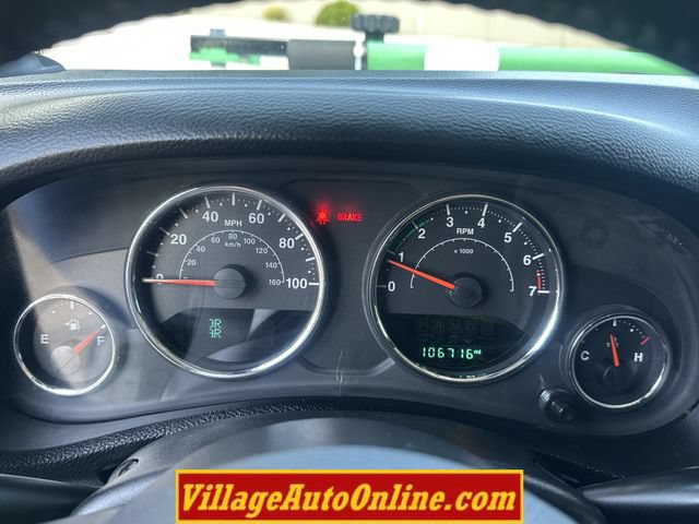 Used 2016 Jeep Wrangler Unlimited Sahara w/ Connectivity Group AWD/4WD image 22
