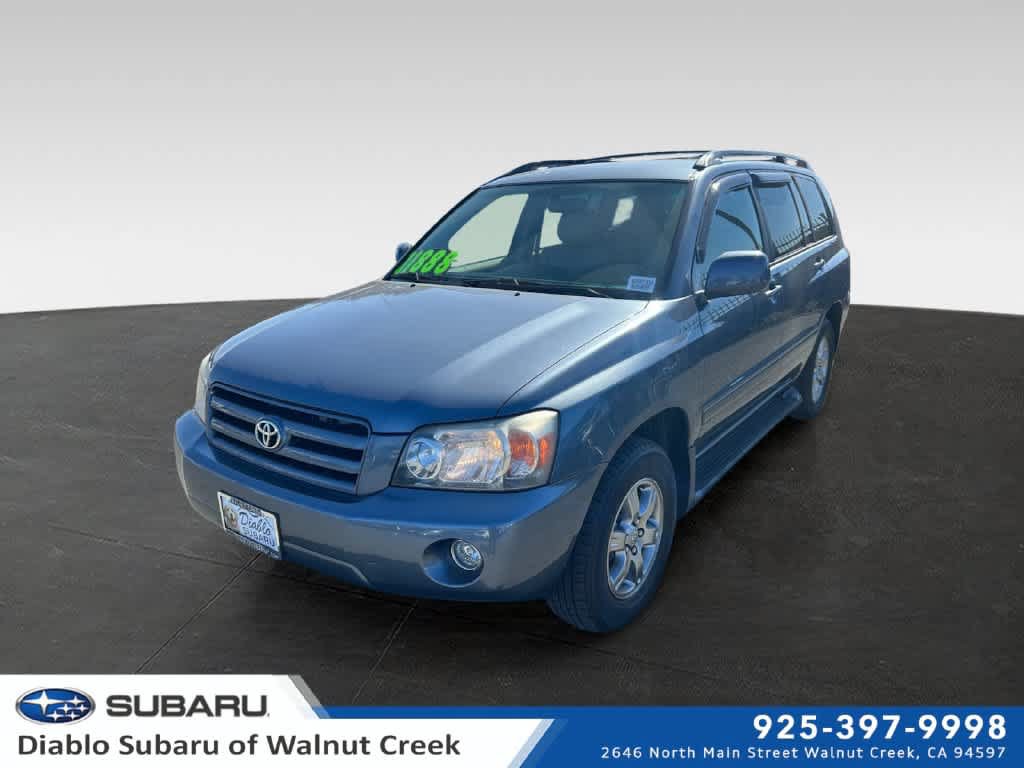 Used 2005 Toyota Highlander 2WD V6 w/ Preferred Pkg