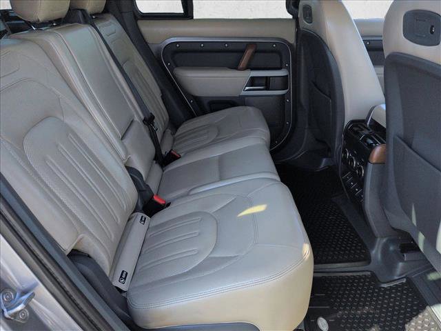 Used 2020 Land Rover Defender 110 HSE AWD/4WD image 30