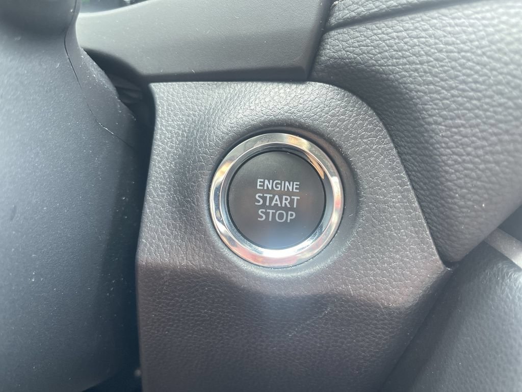 Used 2025 Toyota RAV4 XLE FWD image 23