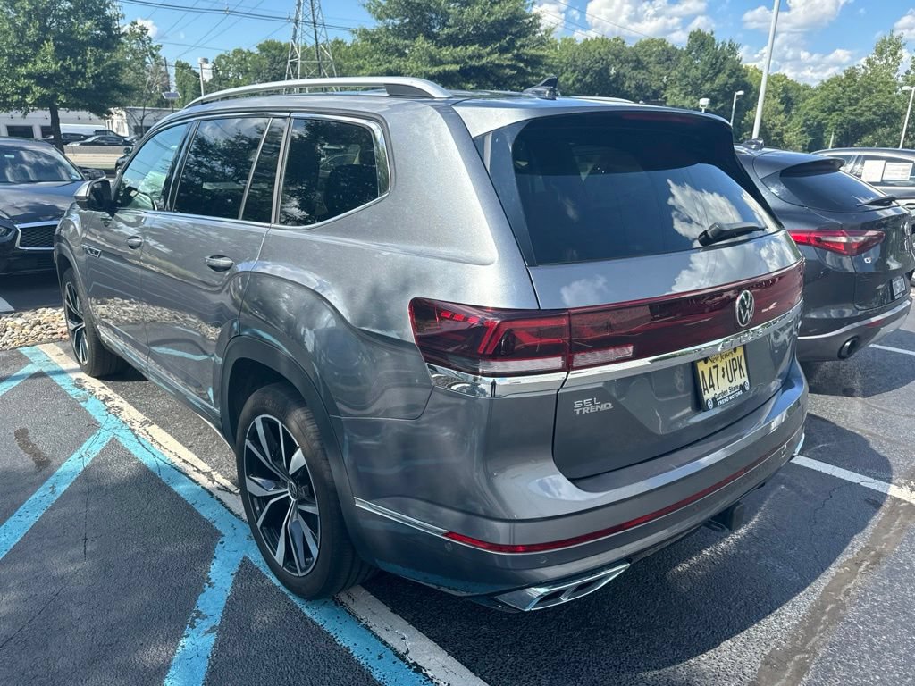 Used 2024 Volkswagen Atlas SEL Premium R-Line AWD/4WD image 5