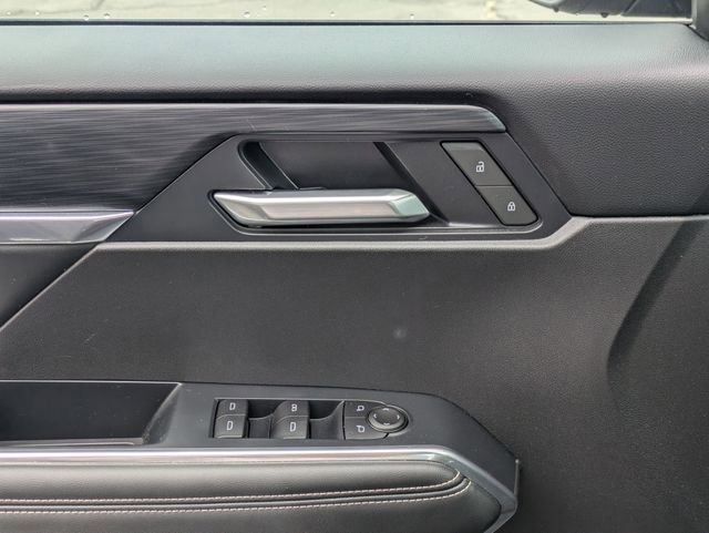 Used 2025 GMC Acadia Elevation image 12