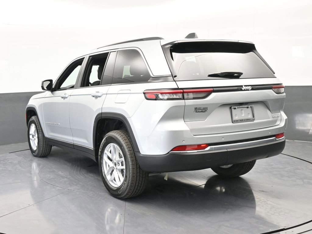 New 2026 Jeep Grand Cherokee Laredo X image 4