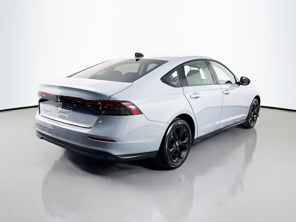 Certified 2025 Honda Accord SE image 5