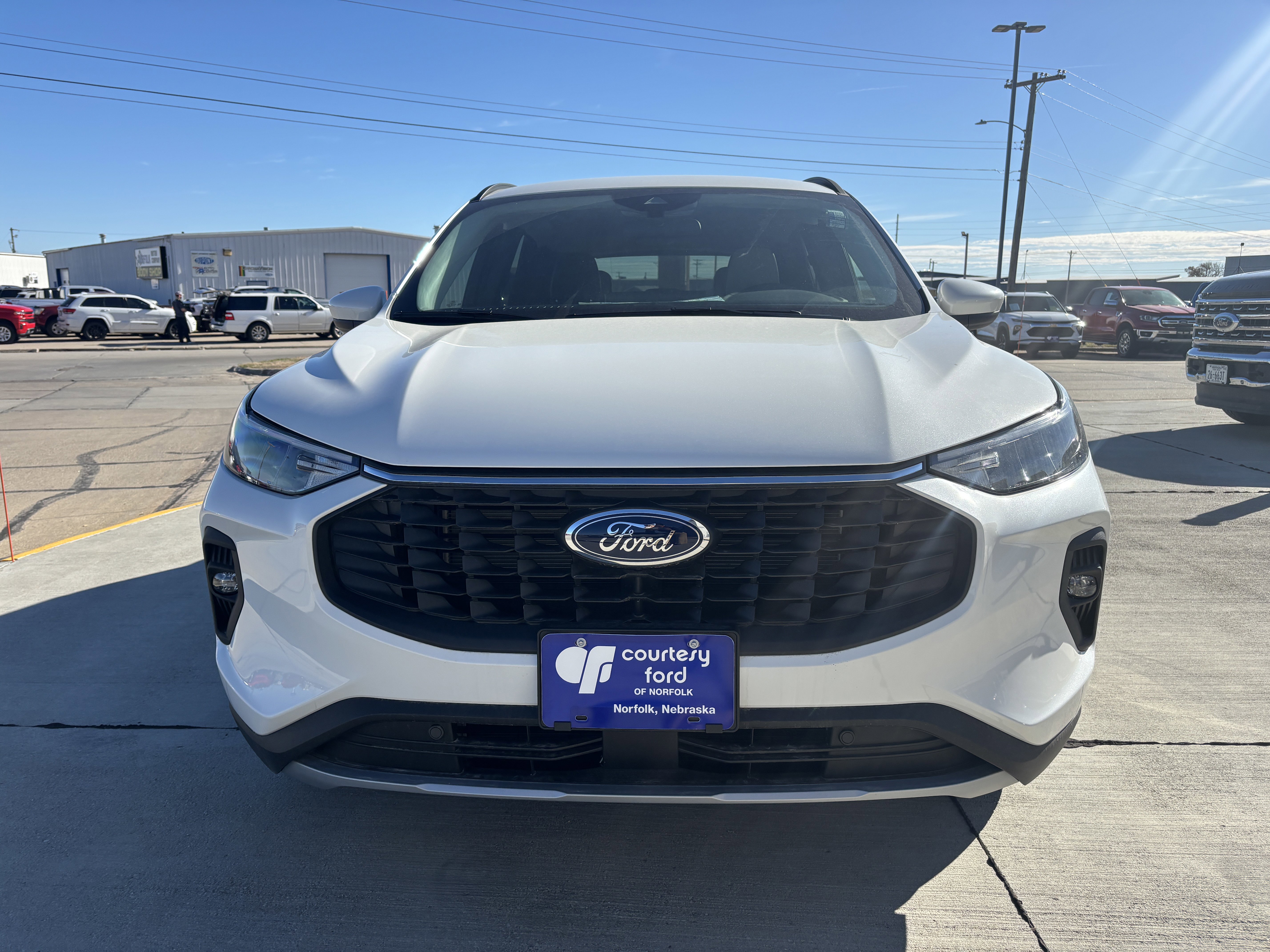 Used 2024 Ford Escape SE image 3