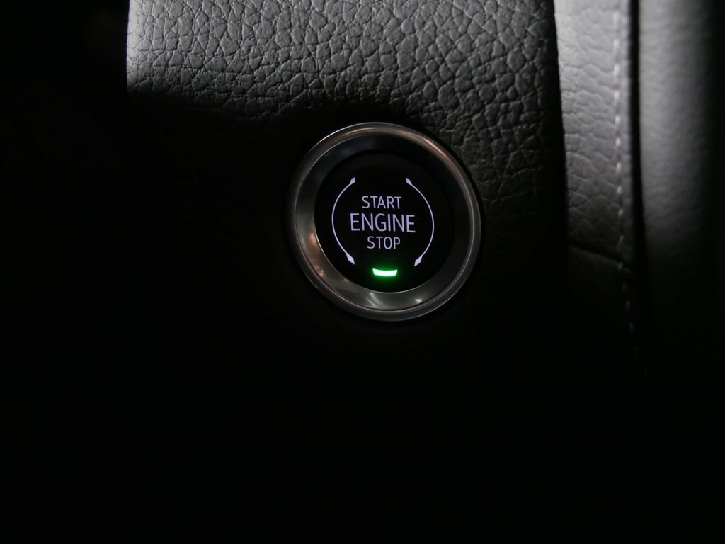 Used 2024 GMC Yukon Denali w/ Advanced Technology Package AWD/4WD image 28