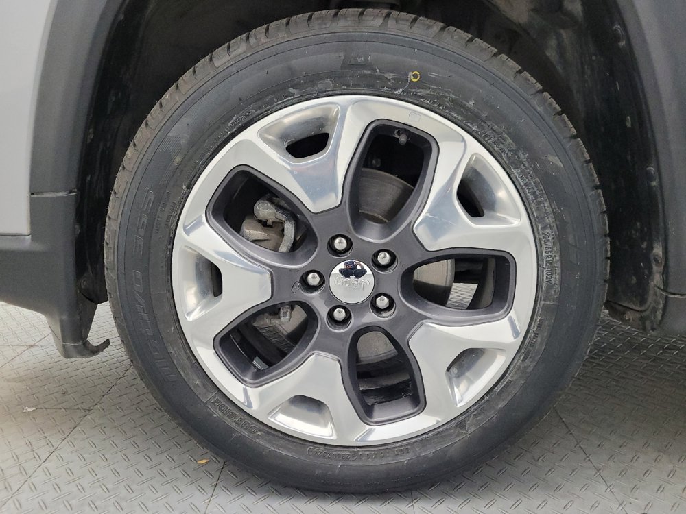 Used 2019 Jeep Compass Limited FWD image 31