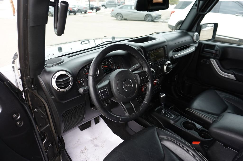 Used 2018 Jeep Wrangler Unlimited Sahara w/ Max Tow Package image 25