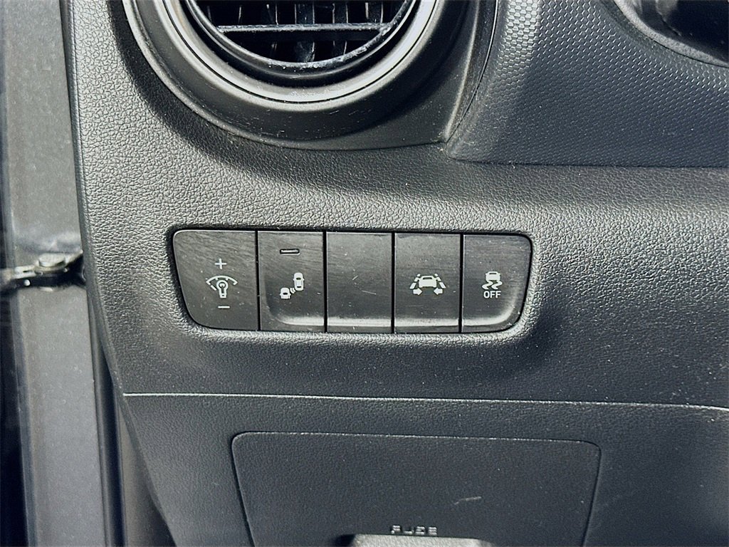 Used 2021 Hyundai Kona SEL image 21