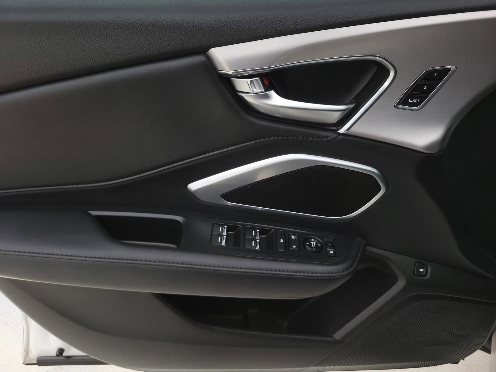 Used 2024 Acura RDX SH-AWD image 15