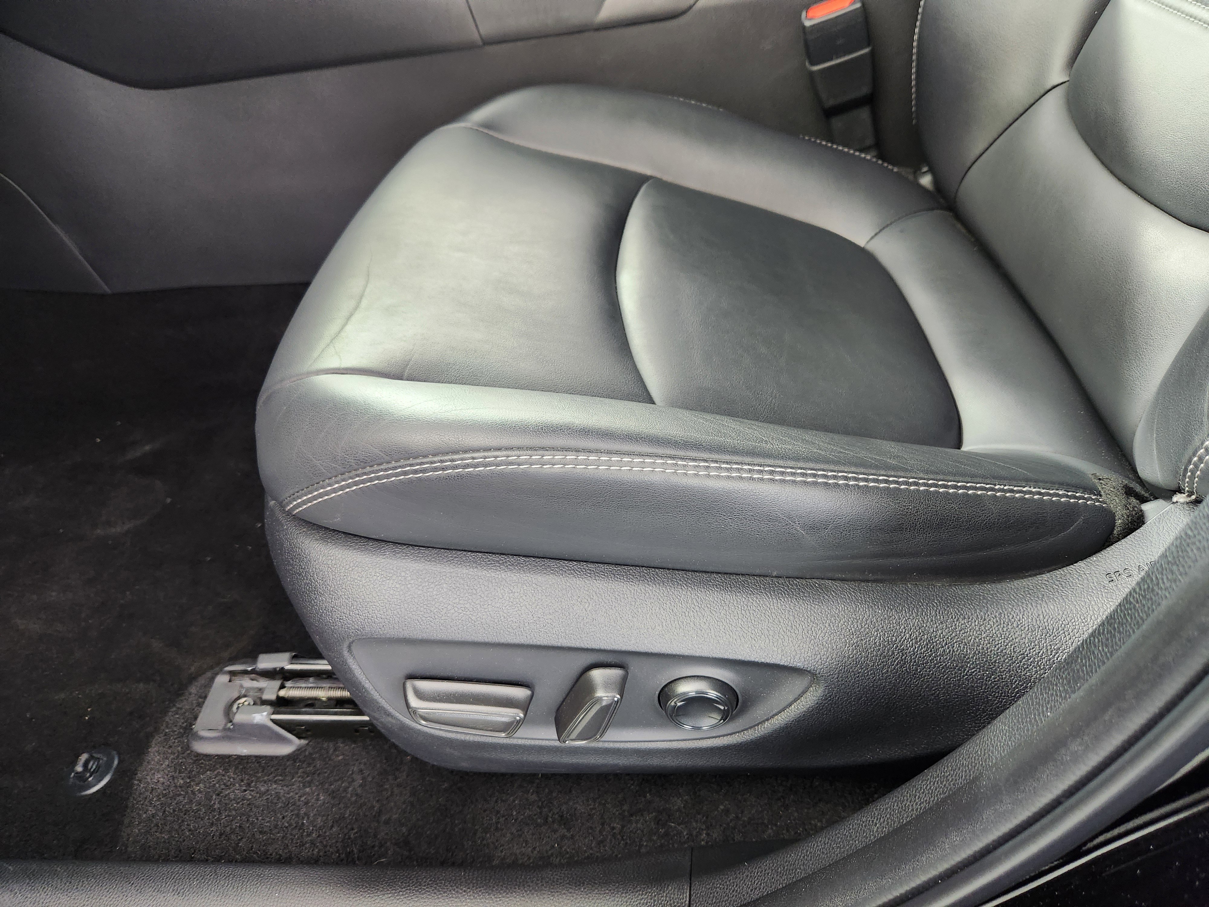 Used 2022 Toyota RAV4 XLE Premium FWD image 13